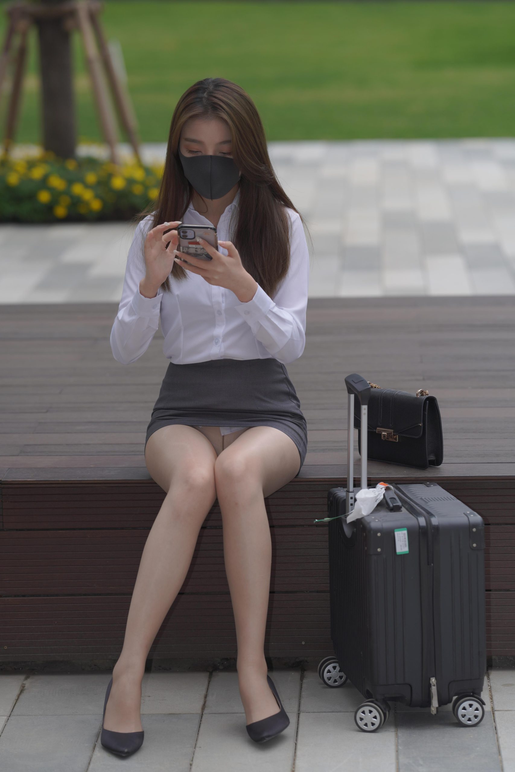 OL衬衣灰短肉丝微露[382P-4GB]